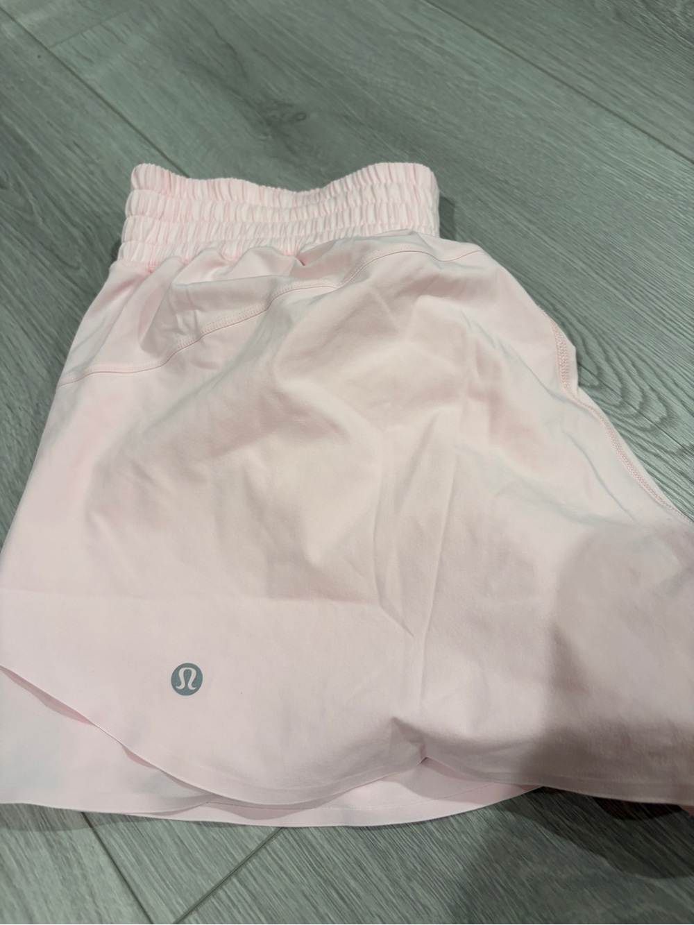Lululemon shake it out short